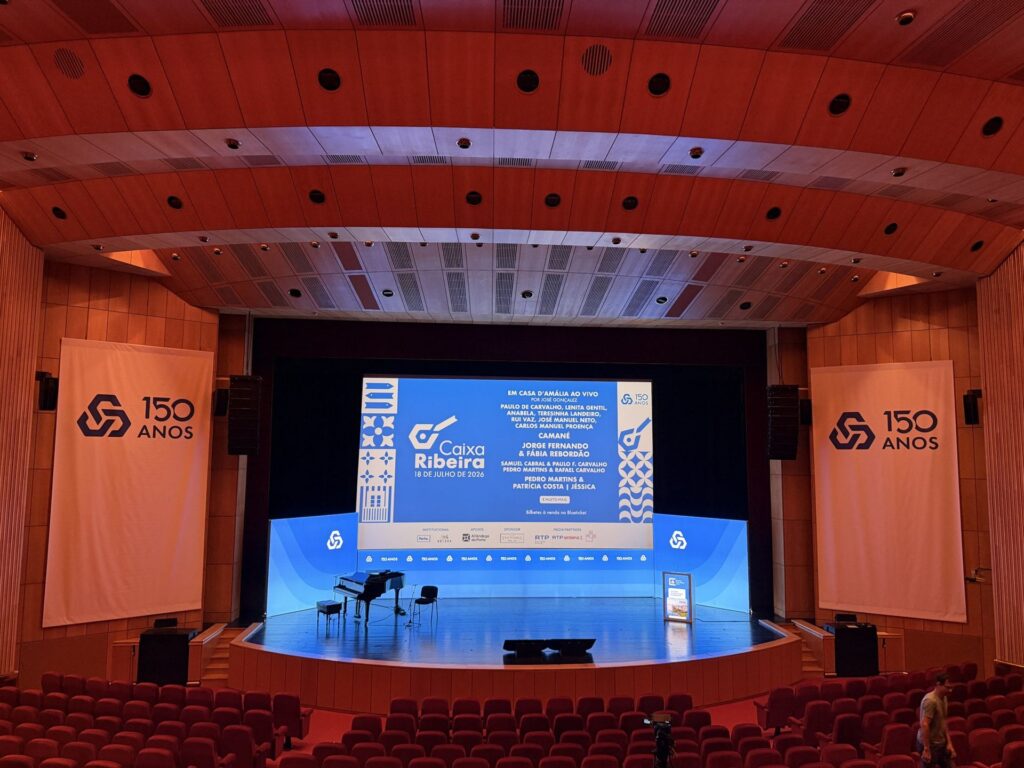 Palco do grande auditório da Culturgest nos 150 anos da CGD